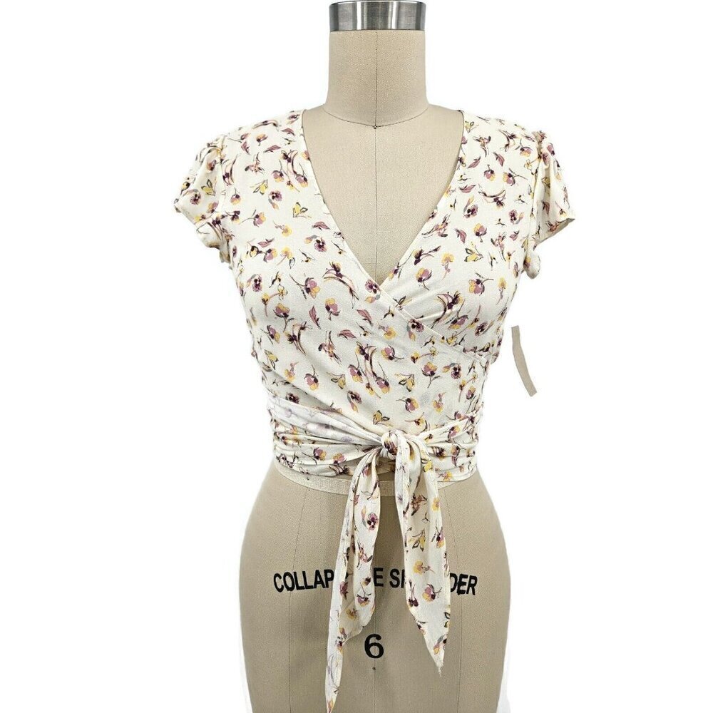 New Flynn Skye Thats A Wrap Crop Top Womens S Lavender Floral Rayon Short Sleeve